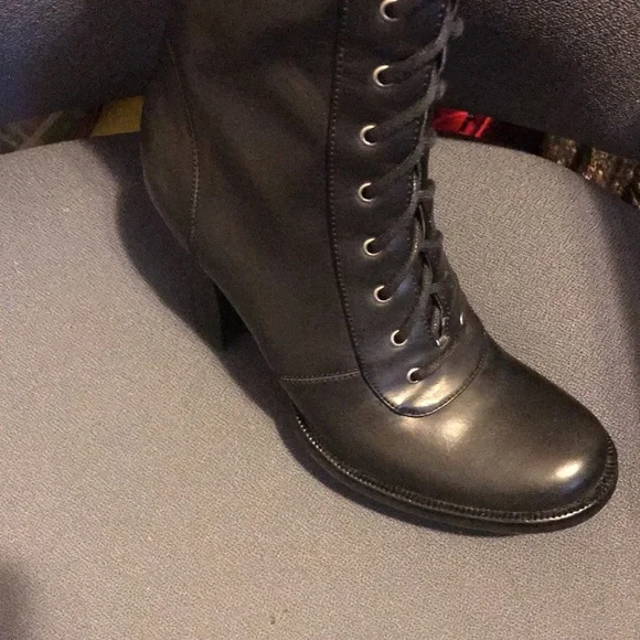 NEW NEVER WORN. - Picture 4 of 11